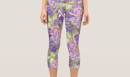 Pretty Purple Watercolor Lilac Flowers Patterned Capri Leggings