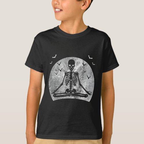 Meditating Skeleton Yoga Lover Halloween Moon Cost T-Shirt