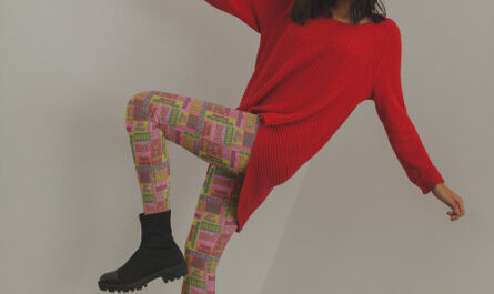 Retro 1970s Collage of Christmas Words Patterned Leggings