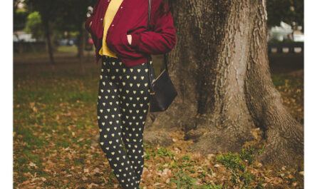 Gold Hearts Pattern Black Fashion Travel Workout Leggings