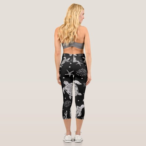 Hand drawn doodling sea turtle ethnic pattern capri leggings