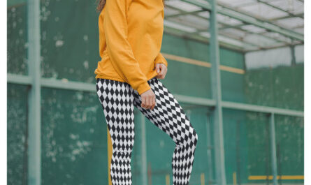 Modern Chic Stylish Black White Harlequin Pattern Leggings