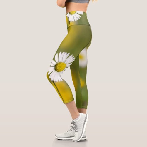 High Waisted Yoga Capris, XS (0-2) whit daisy Capri Leggings