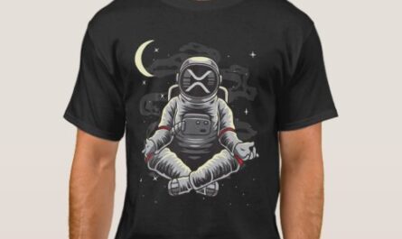 Astronaut Yoga Ripple XRP Coin To The Moon Crypto T-Shirt